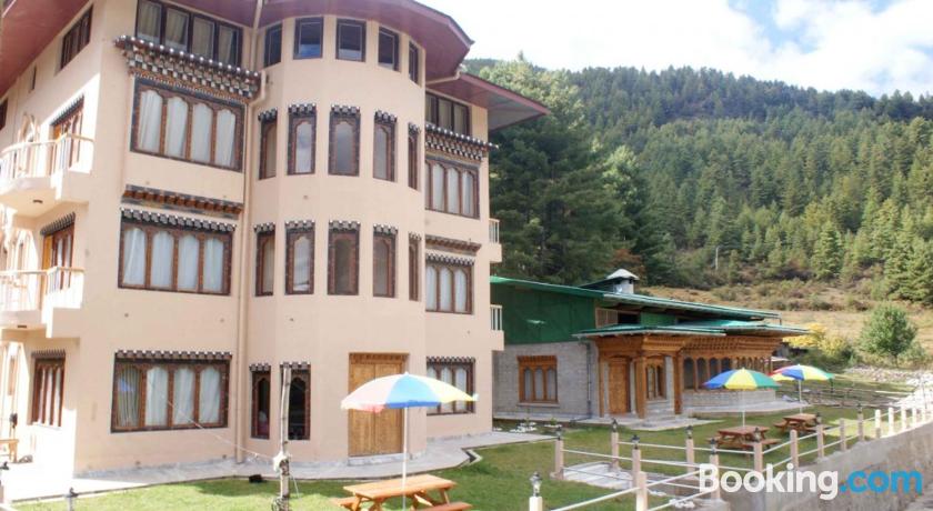 Base Camp Hotel