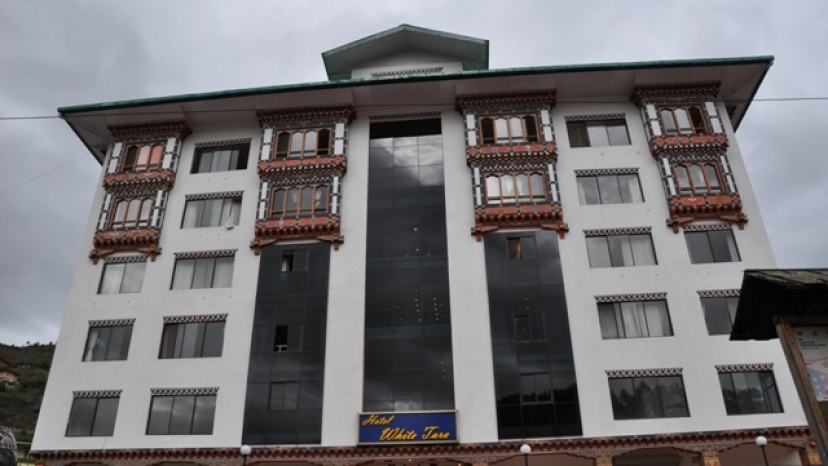 Hotel white Tara